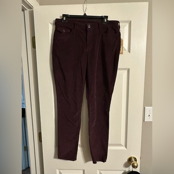 True Religion pants - Picture 2 of 5